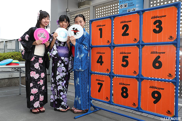 『ヴェルディランド夏祭り』開催中！フリスビー投げに挑戦します♪【明治安田Ｊ２ 第25節 東京Ｖvs新潟】