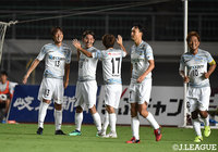 追いついた直後の52分、重松 健太郎(#19)が決めてアウェイの讃岐が逆転!【明治安田J2 第25節 岐阜vs讃岐】