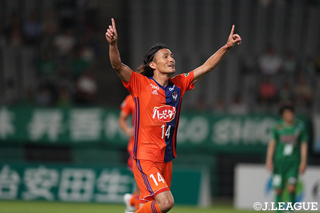 チームの2点目を記録した田中　達也（新潟）【明治安田Ｊ２ 第25節 東京Ｖvs新潟】