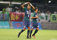 レオナルドの高い打点のヘディングシュートが決まり鳥取が先制に成功!【明治安田J3 第17節 鳥取vs群馬】