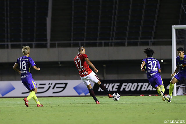 終了間際にチーム4点目を決めたファブリシオ（浦和）。加入後、初ゴールを記録【明治安田Ｊ１ 第18節 広島vs浦和】