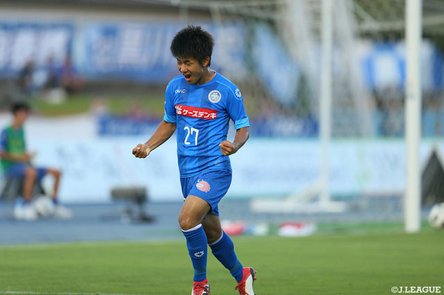 先制弾を決めガッツポーズの茂木 駿佑（水戸）【明治安田Ｊ２ 第26節 水戸vs愛媛】