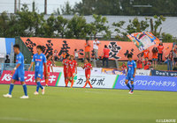 21分近藤 貴司(#7)が放ったシュートが相手DFに当たりそのままゴールへ。愛媛がすぐに追いつく【明治安田J2 第26節 水戸vs愛媛】