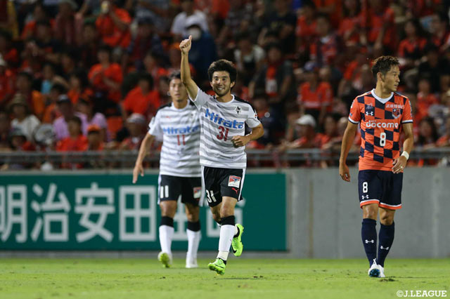 熊本は10分スルーパスに反応した伊東 俊が先制ゴールを決める【明治安田Ｊ２ 第26節 大宮vs熊本】