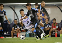 加入後初の先発出場を果たした大久保 嘉人（磐田/#22）。厳しいマークに遭い、81分に交代【明治安田Ｊ１ 第19節 磐田vsＧ大阪】