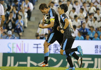 土壇場で同点ゴールを奪った大井 健太郎（磐田/左）の魂の雄叫び！【明治安田Ｊ１ 第19節 磐田vsＧ大阪】