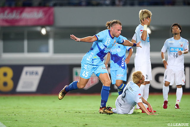 88分にゴール前でパスを受けたヨルディ バイスが左足で同点ゴールを沈め、長崎が同点に追いつく！【明治安田Ｊ１ 第19節 長崎vs札幌】