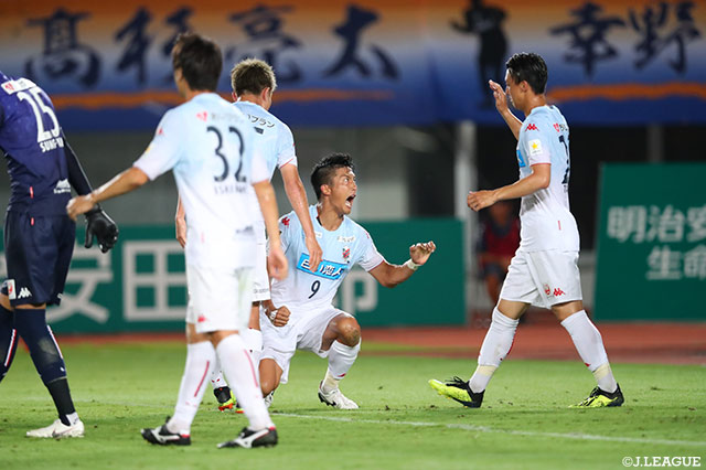 試合終了間際に途中交代の都倉 賢（札幌/#9）が値千金の決勝弾を奪いこの表情！！【明治安田Ｊ１ 第19節 長崎vs札幌】