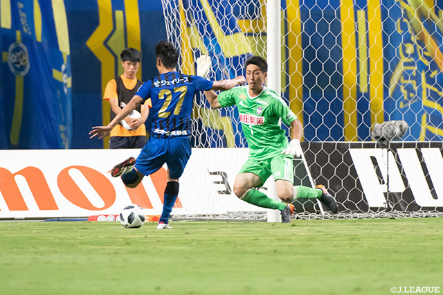 三平 和司が立て続けにゴールを奪い大分がリードを3点に広げる【明治安田Ｊ２ 第27節 大分vs新潟】