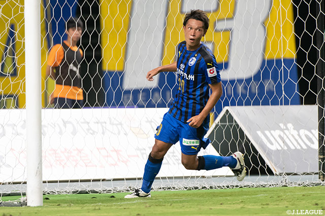 小手川 宏基が味方からのパスを冷静に流し込み、大分がさらに点差を広げる【明治安田Ｊ２ 第27節 大分vs新潟】