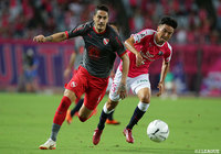 W杯中断明けから出場機会を積み重ねている山内 寛史(C大阪)が激しく寄せる!【スルガ銀行チャンピオンシップ2018 C大阪vsインデペンディエンテ】