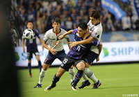 アジア競技大会に出場するため不在のファン ウィジョに代わりスタメンに抜擢された一美 和成(G大阪/#19)。ポストプレーなど随所に持ち味を発揮した【明治安田J1 第21節 G大阪vsFC東京】