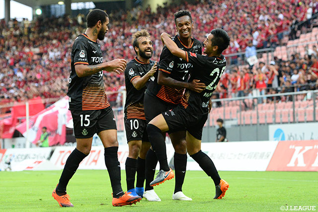 こぼれ球に反応したジョー（名古屋/#7）が押し込み3試合連続となるゴールを決める【明治安田Ｊ１ 第21節 名古屋vs鹿島】