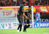 左サイドからのクロスを前田 直輝（#25）が左足を振り抜き、名古屋がダメ押し弾となる4点目を決める【明治安田Ｊ１ 第21節 名古屋vs鹿島】