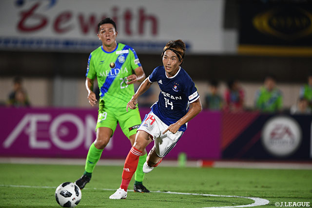 ウーゴ ヴィエイラのゴールをアシストした天野 純（横浜FM）【明治安田Ｊ１ 第21節 湘南vs横浜FM】