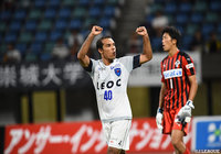 レアンドロ ドミンゲス（横浜FC）は第22節以来の先発復帰となったこの試合で2得点を挙げるなど存在感を示した【明治安田Ｊ２ 第28節 熊本vs横浜FC】