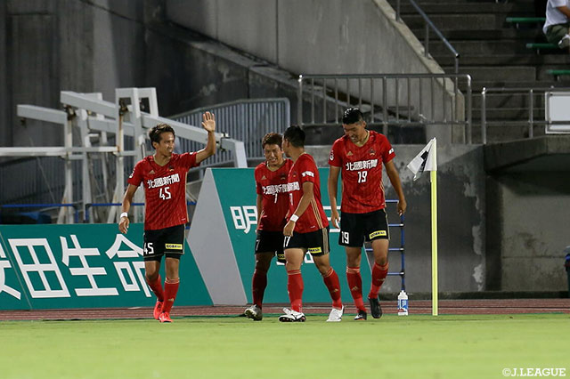 金沢は開始5分、相手のミスから清原 翔平（#7）が決めて先制に成功！【明治安田Ｊ２ 第28節 金沢vs甲府】