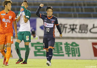 後半、大前 元紀のハットトリックを含む4点を奪った大宮がアウェイで勝点3を獲得した【明治安田Ｊ２ 第28節 愛媛vs大宮】