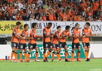 右サイドからのクロスをオナイウ 阿道が頭で流し込み、山口が前半のうちに逆転に成功する【明治安田Ｊ２ 第28節 山口vs徳島】