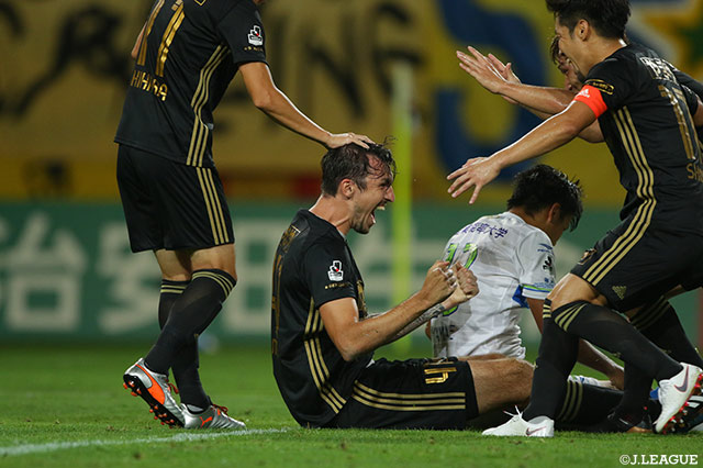 55分、ハーフナー マイク（仙台）が豪快に頭で合わせ点差を2点に広げる！これが移籍後初ゴール！【明治安田Ｊ１ 第22節 仙台vs湘南】