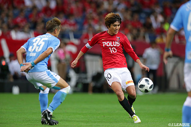 長短のパスを駆使し、攻撃のリズムを生んだ柏木 陽介（浦和）【明治安田Ｊ１ 第22節 浦和vs磐田】