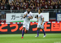 神戸守備陣の連係ミスを、最後はパトリック（#39）が押し込み広島が先制【明治安田Ｊ１ 第22節 神戸vs広島】