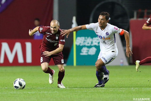 アンドレス イニエスタ（神戸）と青山 敏弘（広島）のマッチアップ【明治安田Ｊ１ 第22節 神戸vs広島】