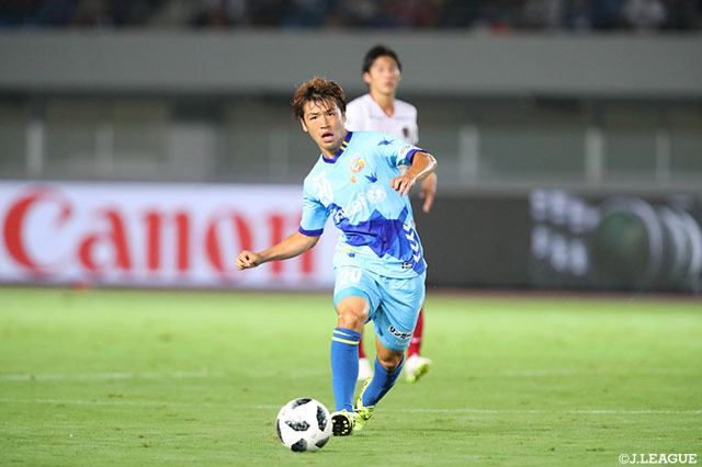 61分に投入された中村 慶太（長崎）。本調子まではあと少しか【明治安田Ｊ１ 第22節 長崎vs鹿島】