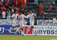 スルーパスに抜け出した藤本 佳希がワンタッチで合わせ、アウェイの愛媛が先制に成功！【明治安田Ｊ２ 第29節 甲府vs愛媛】