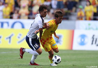 前半は両者決め手を欠きスコアレスで折り返した【明治安田Ｊ３ 第17節 北九州vs鹿児島】