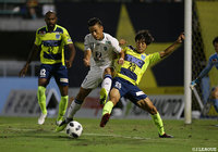 松田 力ら福岡の攻撃陣は堅守を誇る栃木守備陣を崩せず【明治安田Ｊ２ 第29節 栃木vs福岡】