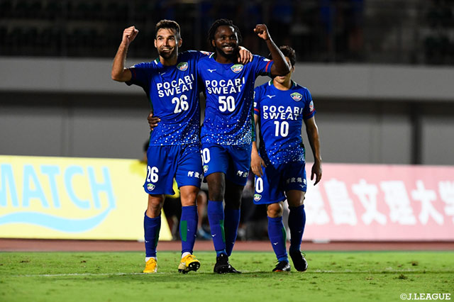 今夏加入したバラル（徳島/#26）が4得点の大活躍！ピーター ウタカ（#50）と共に相手チームにとっては脅威となりそうだ【明治安田Ｊ２ 第29節 徳島vs山形】