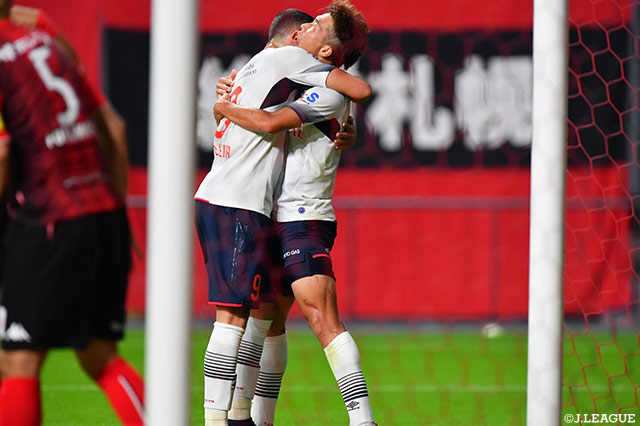 持ち前のスピードで裏に抜け出した永井 謙佑の折り返しをディエゴ オリヴェイラが落ち着いてゴールに流し込み、FC東京が先制に成功！【明治安田Ｊ１ 第23節 札幌vsFC東京】