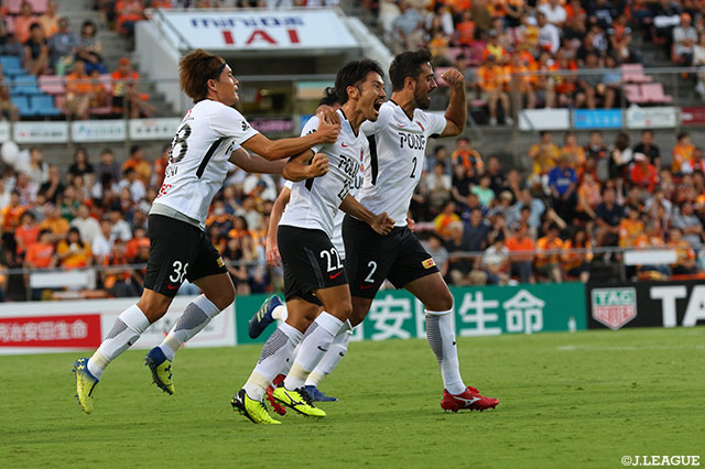 阿部 勇樹（#22）のFKが直接決まり、浦和が失点直後にすぐさま同点に追いつく！【明治安田Ｊ１ 第23節 清水vs浦和】