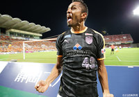 阿部 勇樹との競り合いを制したドウグラスのヘディングシュートが決まり、清水がリードを奪う！【明治安田Ｊ１ 第23節 清水vs浦和】