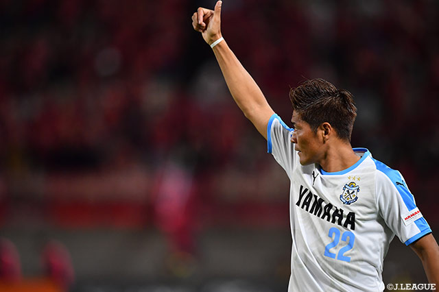 大久保 嘉人（磐田）は終了間際に獲得したPKのチャンスをゴール正面に蹴り込み、2試合連続となるゴールを獲得した【明治安田Ｊ１ 第24節 鹿島vs磐田】