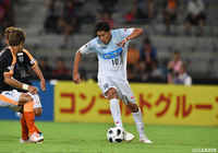 FKから同点ゴールを奪った宮澤 裕樹（札幌）。これが今シーズン初得点となった【明治安田Ｊ１ 第24節 清水vs札幌】