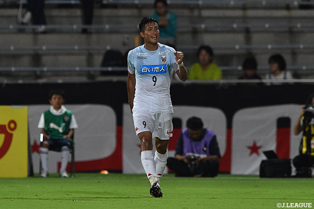 74分、都倉 賢（札幌）が左足でのシュートを叩き込んで逆転ゴールを奪う！【明治安田Ｊ１ 第24節 清水vs札幌】