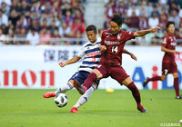 Ｊ１通算200試合出場を達成した藤田 直之（神戸）。鋭い守備とロングシュートなどで存在感を示した【明治安田Ｊ１ 第24節 神戸vs横浜FM】