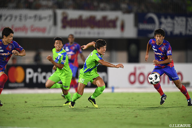 56分にクロスバー直撃のシュートを放つなど存在感を発揮した松田 天馬（湘南）【明治安田Ｊ１ 第24節 湘南vsFC東京】