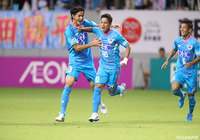 小野 裕二（#40）が放ったミドルシュートが相手DFに当たるも、角度が変わりゴールに吸い込まれホームの鳥栖が先制！【明治安田Ｊ１ 第24節 鳥栖vsＧ大阪】