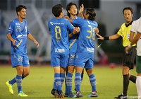 17分、森村 昂太（#29）のミドルシュートが決まり、町田が幸先よく先制！【明治安田Ｊ２ 第30節 町田vs岐阜】