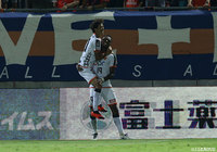 オナイウ 阿道（山口/#19）が84分に迎えたGKとの1対1の場面でも落ち着いて決め、ハットトリックを達成！【明治安田Ｊ２ 第30節 大宮vs山口】