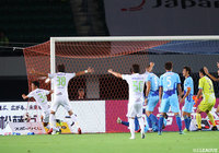 61分に得たCKを金子 大毅（湘南/#34）が頭で流し込み追加点！金子はこれが嬉しいＪ初ゴール！【明治安田Ｊ１ 第25節 長崎vs湘南】