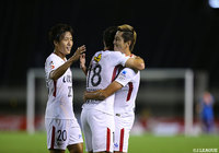 セルジーニョ（#18）と鈴木 優磨（右）でカウンターを仕掛け、最後はセルジーニョがフィニッシュ！アウェイの鹿島が先制する【明治安田Ｊ１ 第25節 広島vs鹿島】