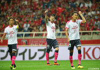 29分にシュート性のボールに反応したオスマル（Ｃ大阪/#43）が押し込み同点！オスマルは今季初ゴール【明治安田Ｊ１ 第25節 浦和vsＣ大阪】