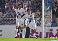 67分のCKから最後は重廣 卓也（#8）がネットに突き刺し京都が同点に追いつく！【明治安田Ｊ２ 第31節 横浜FCvs京都】