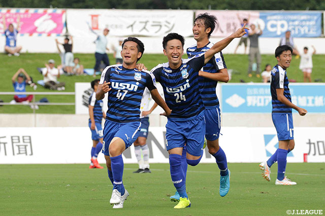 富田 康仁（#47）がドリブルで長い距離を持ち運び、右足で強烈なシュートを突き刺し沼津が成功！【明治安田Ｊ３ 第21節 沼津vs北九州】