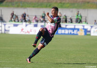 フェルナンジーニョが22分に得たFKを直接決めてホームの鳥取が先制！【明治安田Ｊ３ 第21節 鳥取vs相模原】