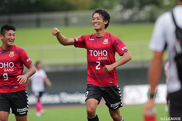 前半30分のCKを岡田 亮太（福島）が頭で軌道を変化させたボールがゴールに吸い込まれる！【明治安田Ｊ３ 第21節 福島vsC大23】